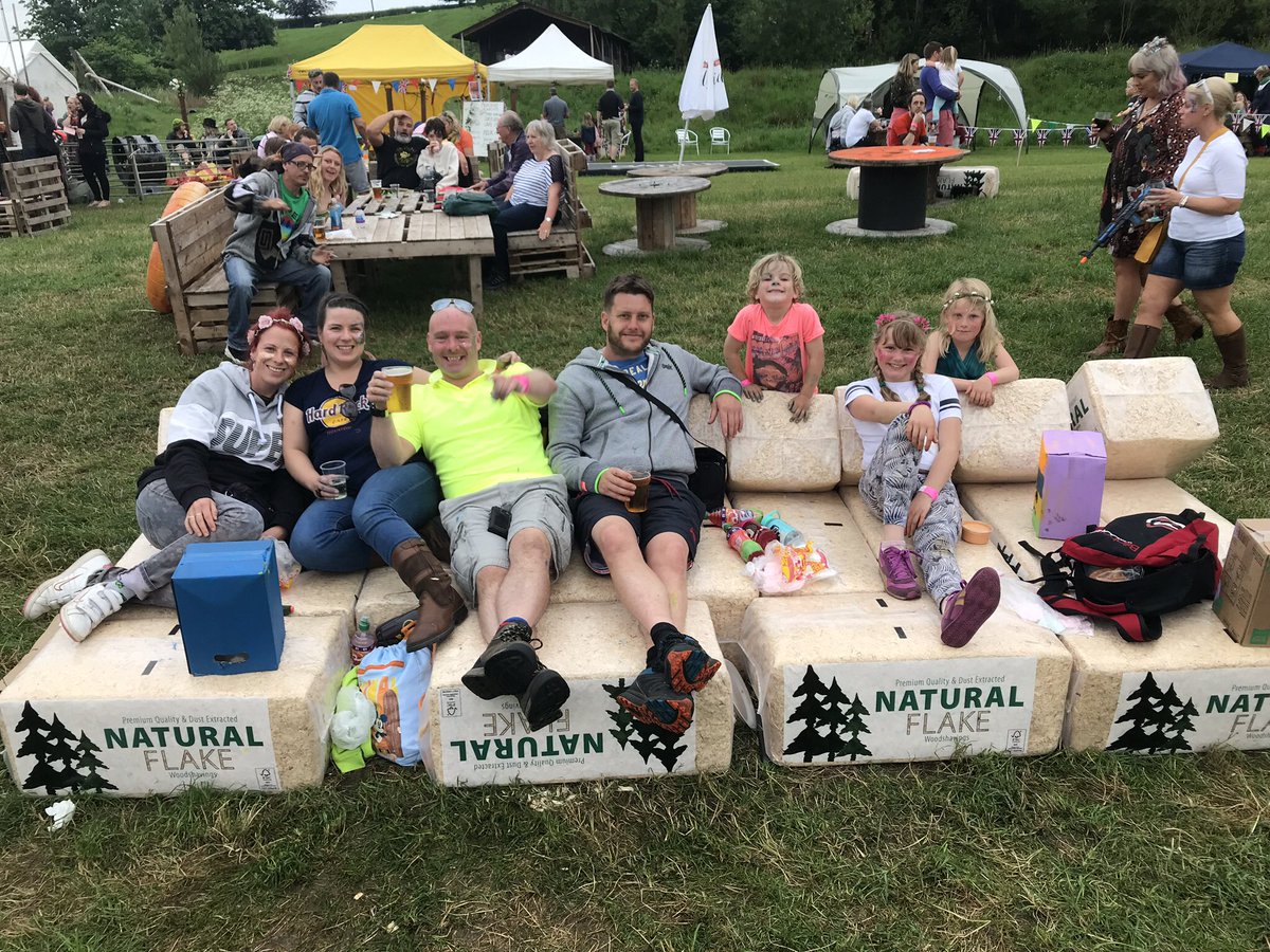 Deana Chesterton tweet media