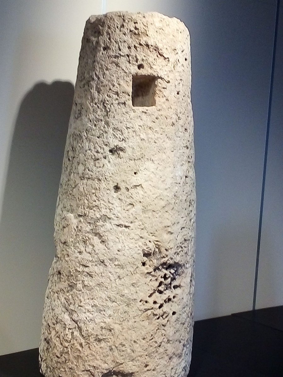 rascka17's tweet photo. #MuseoArcheologicoCagliari #Cagliari
#betilo
Pietra sacra,monoliti nuragici rinvenuti a Mont'e Prama https://t.co/wgIPEd4k7V