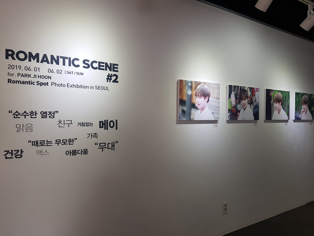winkwing_0529's tweet photo. 크으~ 이쁜사진들 넘나 많고요😍
여기서 이불깔고 살고 싶었다구우
이벤트 당첨된 분들 넘나 부럽고요
상영회때부터 계속 팡탈 중ㅋㅋㅋ
나 집에 열심히 전시해 둘 수 있는데 👉👈
지훈이 최근 사진 많아서 좋다❤
취저인것만 추렸는데 장수 무엇ㅋㅋㅋ
#romantic_scene #로맨틱씬
@romanticspot_jh https://t.co/i7YXtk5GvJ
