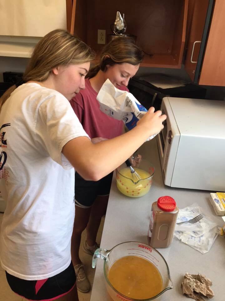 CoachCox11's tweet photo. Apple dumpling workshop for Anchor Fest weekend! #teambonding #lovethesekidsalready https://t.co/uspGzAs0vO
