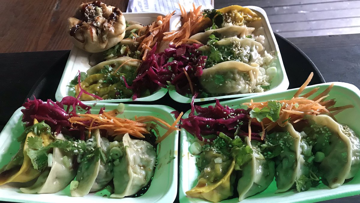 DumplingDude00's tweet photo. At the Hobgoblin serving until 8pm, come get sum dim sum, you know you want to ๐๐ผ๐ฅ๐ฑโ๏ธ
#food #getsum #getsumdimsum #veg #vegan #health #instagood #instafood #instadaily #foodporn #veganfood #streetfood #brighton #popupkitchen #veganlife #cleaneating #yum https://t.co/t6LMVhiv8Q