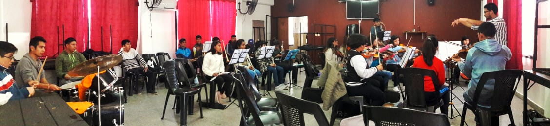 La orquesta de La Merced 🎶. Con sus nuevos integrantes y de ensayo general <a href="/UrtubeyJM/">Juan Manuel Urtubey</a> <a href="/aniberruezo/">analia berruezo</a> <a href="/fguillesaavedra/">GUILLERMO SAAVEDRA</a> <a href="/artydance23/">Gilda Rodríguez</a>