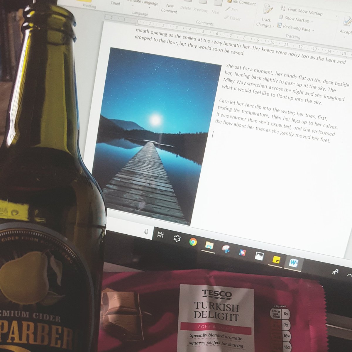 LisaShambrook's tweet image. It's about some of my favourite things today... #writing for @purplequeennl's Mid-week flash 📖 #Kopparberg #PearCider🍐 and #TurkishDelight #chocolate🍫 
Loving Sunday...