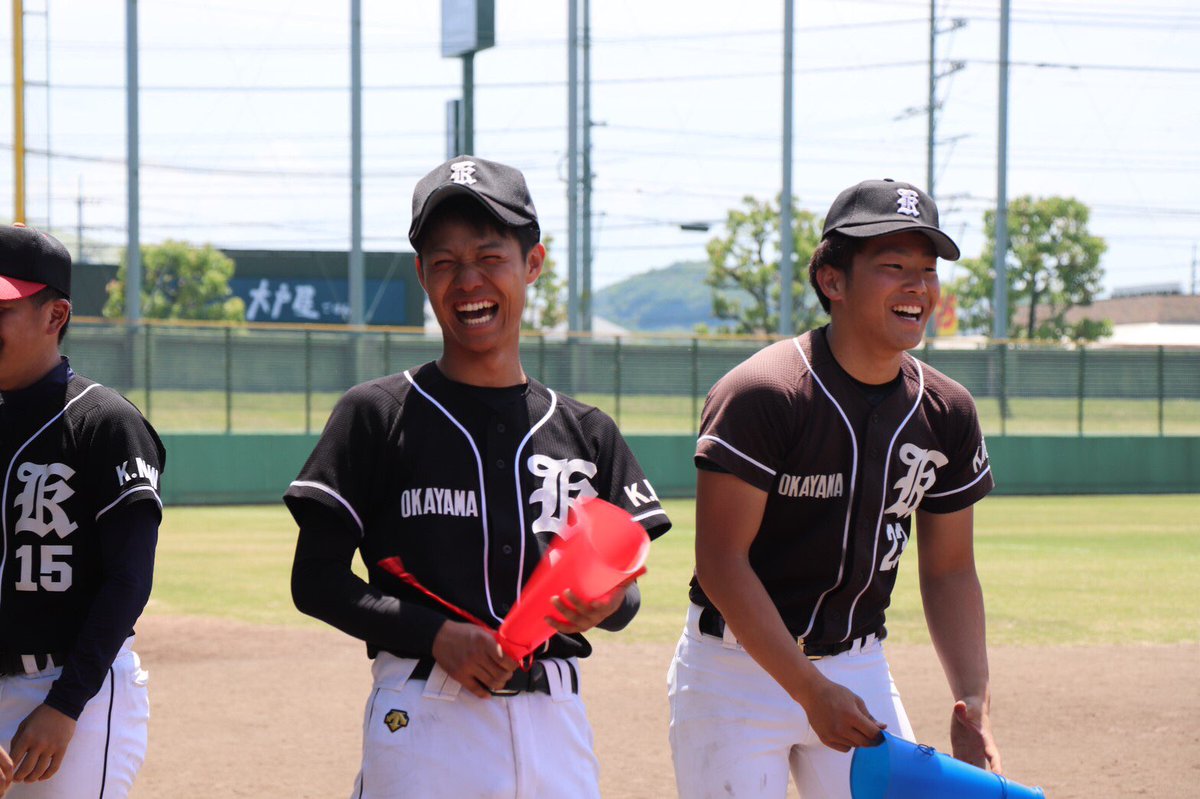 kumw_baseball's tweet photo. 春季1部リーグ戦 in岡山
7戦6勝1敗 準優勝 この結果により8月に開かれる全国大会出場を決めました！
最優秀投手賞 多賀 尚
ベストナイン 投手 鈴木 颯斗
                      捕手 高月 和正
                     一塁手 佐藤 達洋
                    三塁手  田中 創 https://t.co/M8kEHnZ1qE