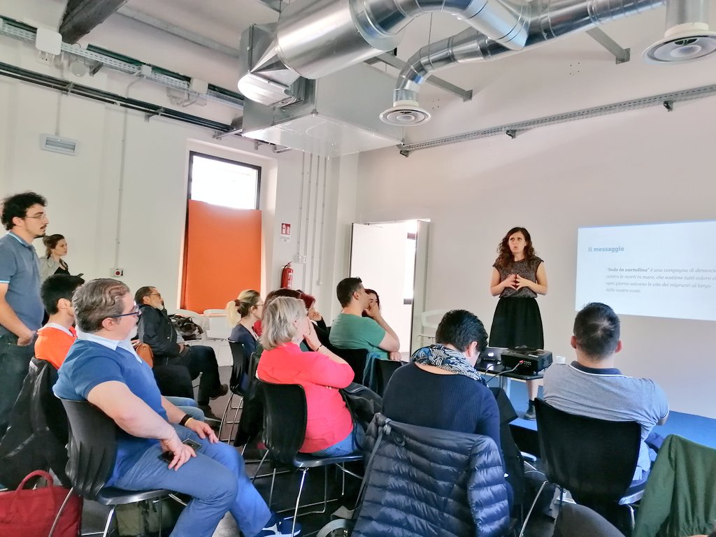 Al laboratorio di @riparteilfuturo a #Cagliari <a href="/mikylock/">michela locati</a> racconta l'esperienza della splendida campagna <a href="/soloincartolina/">Solo in Cartolina</a>, nata in risposta alle dichiarazioni sulle ONG di <a href="/matteosalvinimi/">Matteo Salvini</a>