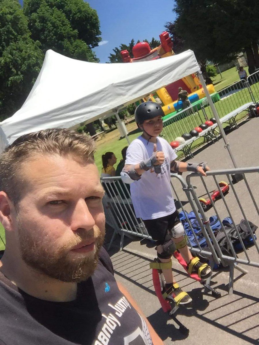 NormandyJump's tweet photo. [Event] On est à Breuil-le-Sec (60) avec les hoverboards et les échasses urbaines #çajump https://t.co/6MibgLnx80