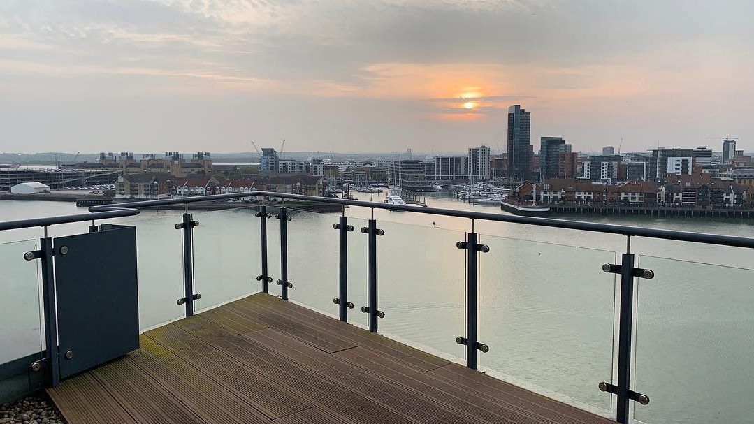 Centenary_Quay's tweet photo. You can never get tired of these views!
Photo taken by @frances.sparkes on Instagram.
https://t.co/KmxvdKc8jF #CentenaryQuay #Southampton #NewBuild https://t.co/A7k0J7pzOP
