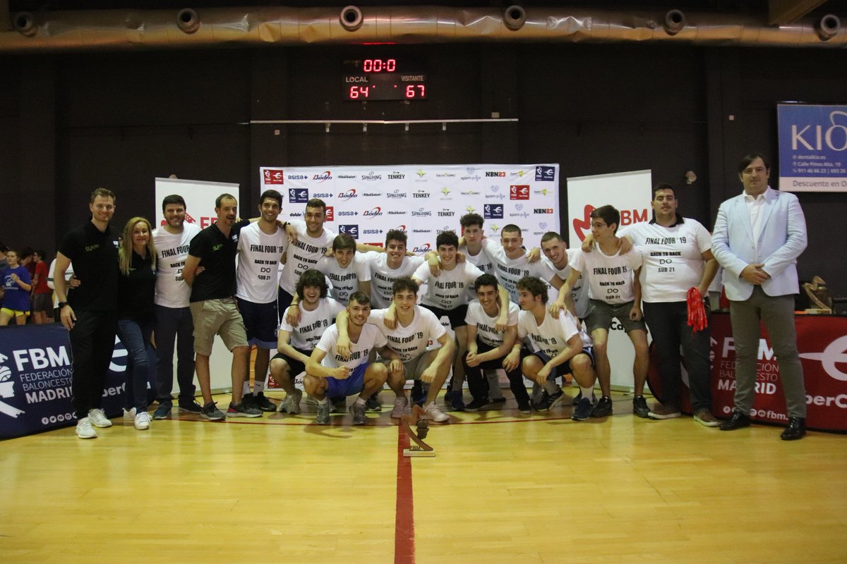 FBMadrid's tweet photo. Así ha terminado una extraordinaria fase final de Sub'21 Oro #F4Sub21, celebrada en el CDM Antonio Díaz Miguel
Campeón: @ColegioTajamar
Subcampeón: @basketatocha
Tercer clasificado: @DistritOlimpico
Cuarto: @CBZentro https://t.co/pQFnxThQYK