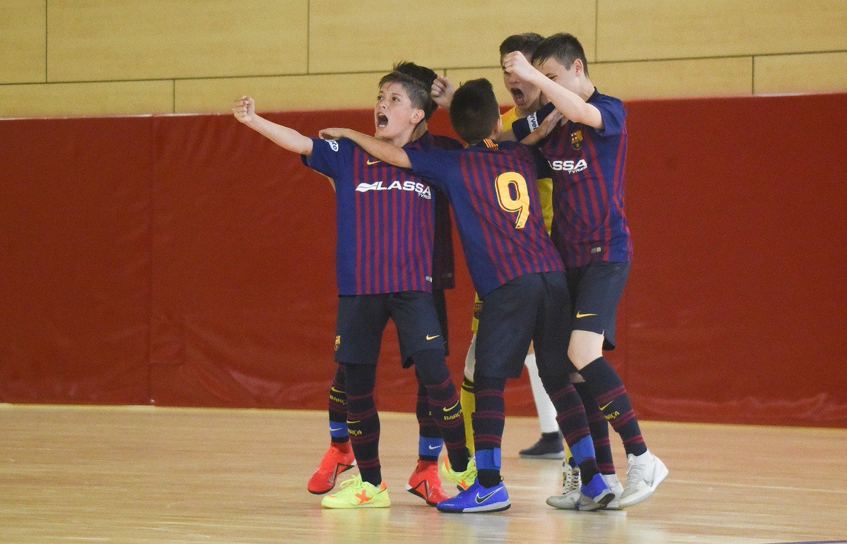 👏👏👏 Així ha celebrat l’Aleví el seu pas a la Fase Final del Campionat d’Espanya
💪💪💪 <a href="/FCBfutbolsala/">Barça Futbol Sala</a> #ForçaBarça