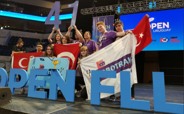 kmpstenalhaberi's tweet image. Robotrak, Open FLL Uruguay Turnuvası&apos;nda da birinci oldu!
Uruguay’da Türkiye’yi temsil eden tek takım olan Robotrak Space, Open FLL Uruguay Turnuvası Proje/Araştırma alanında da birinci olarak ülkemizi gururlandırdı.
bit.ly/2QChh2i
@bahcesehir_k12 @robotrakspace
