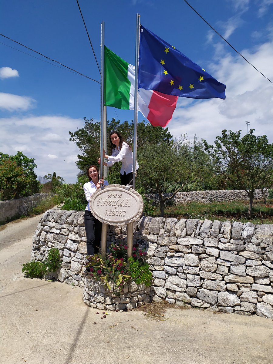 W la Repubblica Italiana 🇮🇹🇮🇹🇮🇹
Oggi festeggiamo anche noi di Artemisia Resort 😊!

Today we celebrate Italy in Artemisia Resort 😊!

#festadellarepubblicaitaliana #2giugno #BuonaDomenica

📧 info@artemisiaresort.com
☎️ 0932/642575
📍 Via Enrico Caruso, 13 - Ragusa