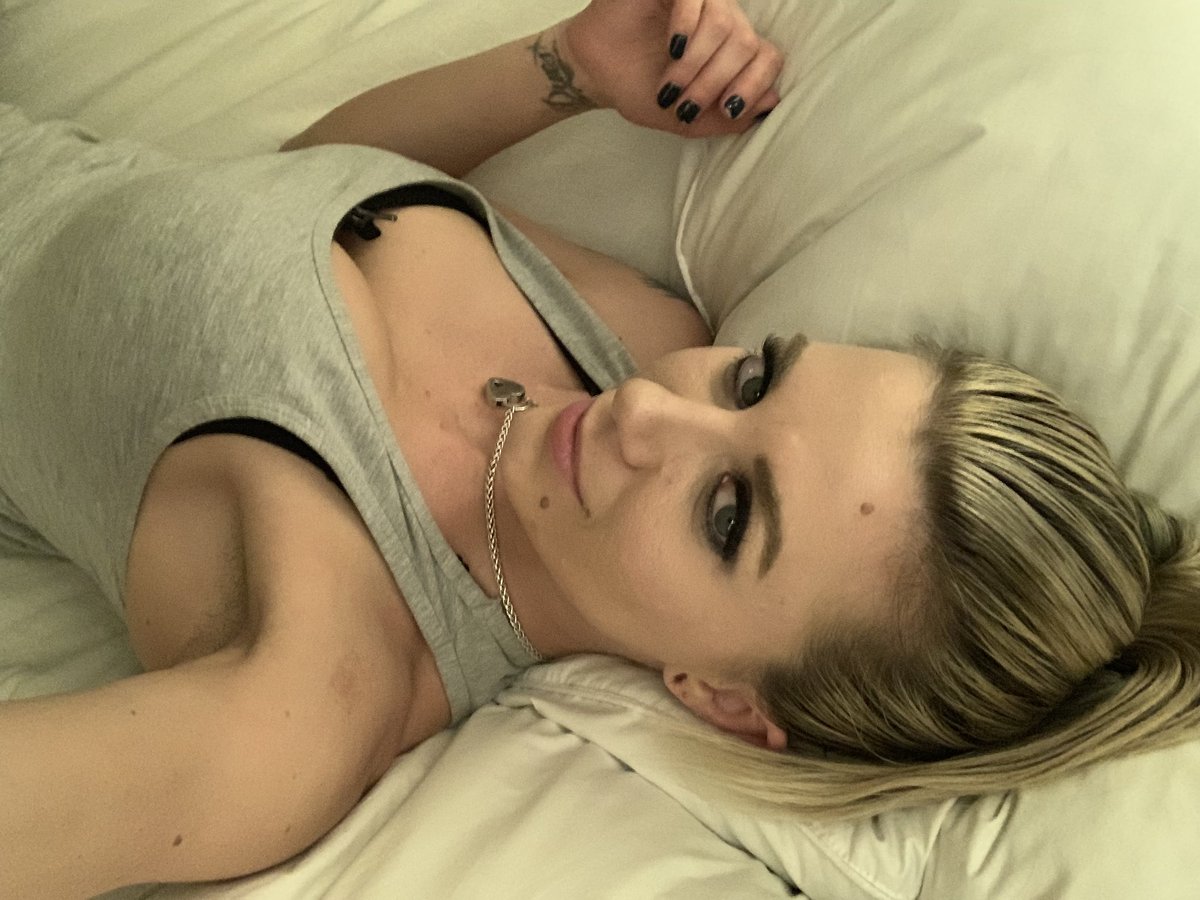 KristyMadeLV's tweet photo. Happy Pride Month!!! 💋💋🌈🍭🎉❤️🧡💛💚💙💜 https://t.co/yumNgrfNIN