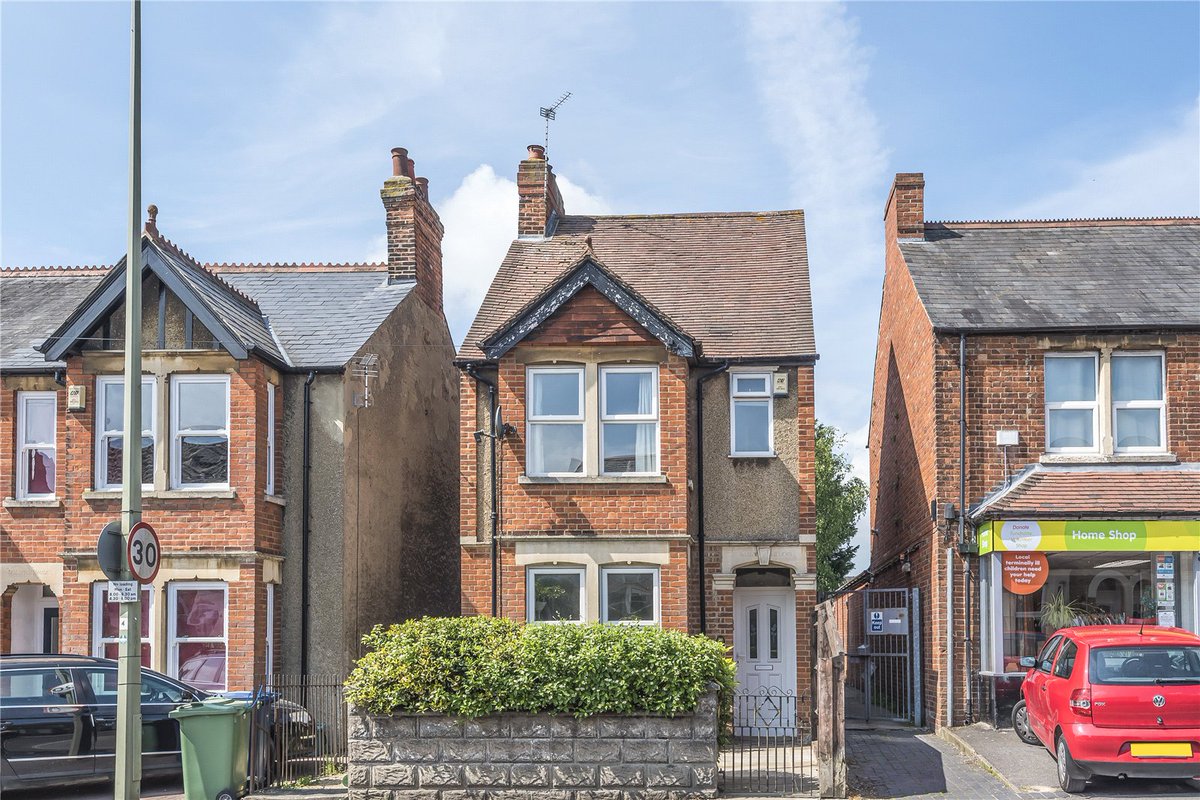 Zoopla's tweet photo. With half the nation worried about a lack of money in retirement, we consider whether equity release presents a viable option. https://t.co/OsjMYgqcCT  #Property #equityrelease https://t.co/tC0EEOJd8H