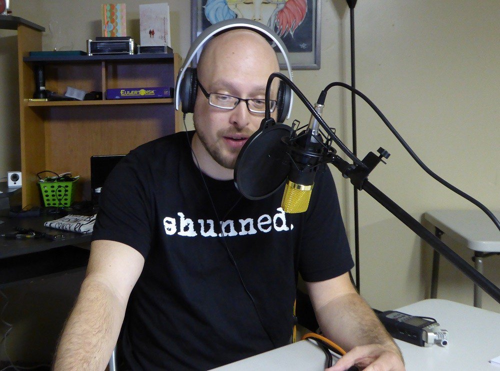LouFuture's tweet photo. Shunned: A former Jehovah’s Witness and his quest to help others - https://t.co/aHX28JNE6a https://t.co/hBRXxavXKD