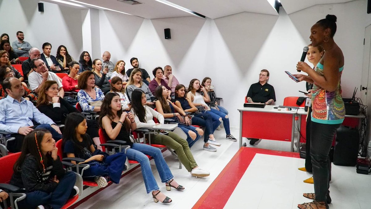 Congratulations to the Mizzou K12 Middle School Certificate Recipients of <a href="/colegiomagno/">Colégio Magno/Mágico de Oz</a>! We are so proud of your accomplishments! <a href="/MizzouEducation/">Mizzou Education & Human Development</a> @MizzouK12