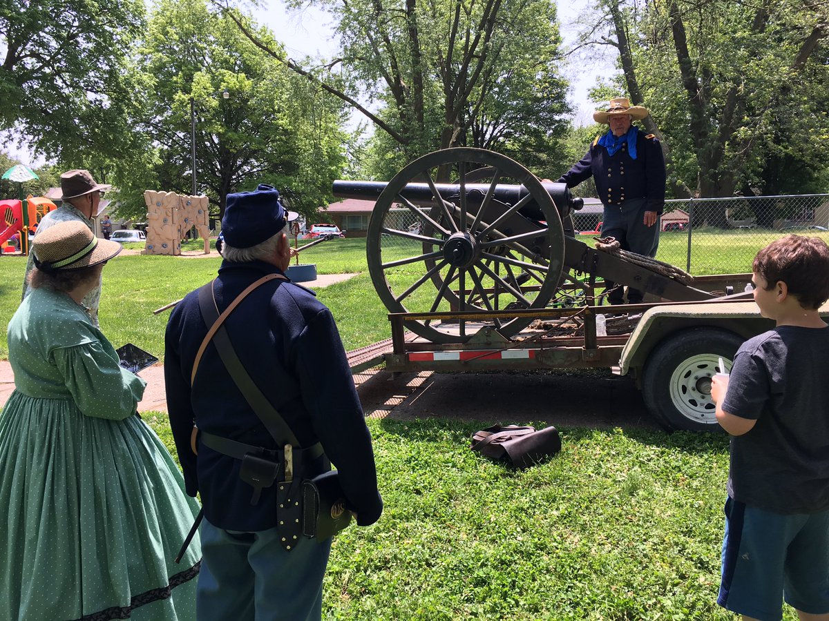 CityofHarlan's tweet photo. Cannon, chainsaw carving, log cabin days, art in the park and a wellness walk! #community #logcabindays #artinthepark #wellnessalliance https://t.co/ItFCWobBrg