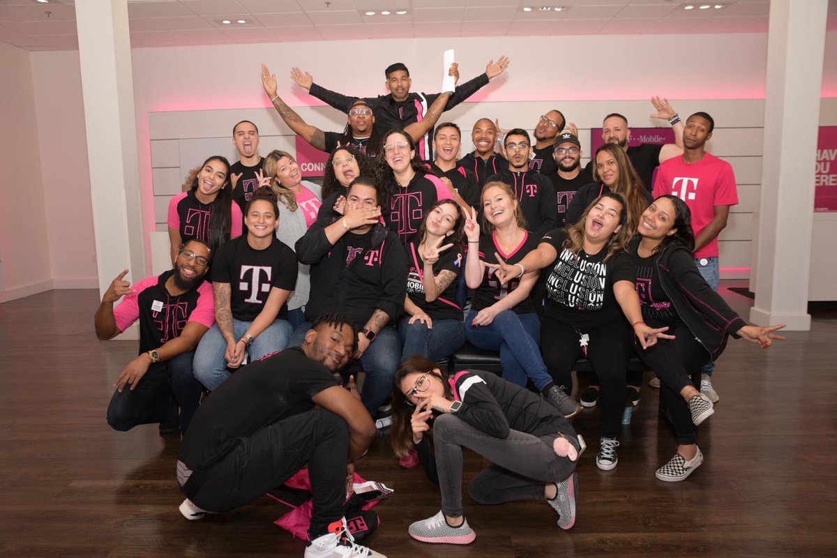 cabanas_jessica's tweet photo. Come by a T-Mobile store today so one of these rockstars can assure you that NOW there’s definitely no excuses to not #switch2tmobile say #thankyounext to your carrier today. #discountmatch @KatyaRaskin @pattyc101 @bnash001 https://t.co/Z9XHGx2K9X