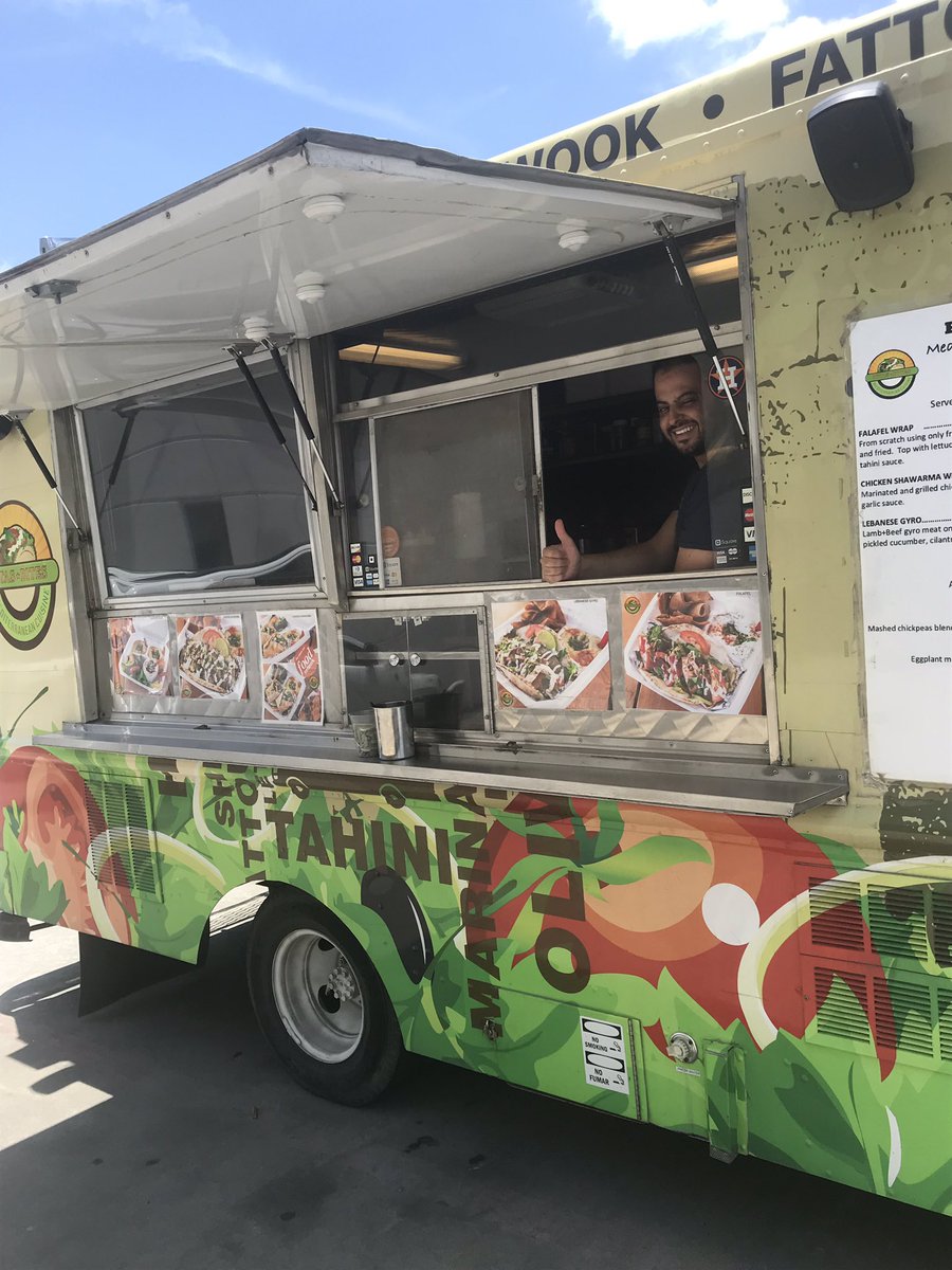 Here <a href="/11BelowBrewing/">11 Below Brewing</a> till 6pm come n get it all!!! Beers 🍺 and Shawarma 😍