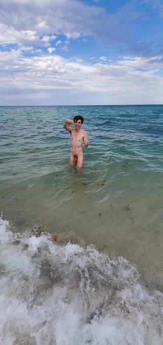 3 pic. Just a happy boi with his seaweed 🤗

See all my private pics and videos at https://t.co/dzZCdB9V9O