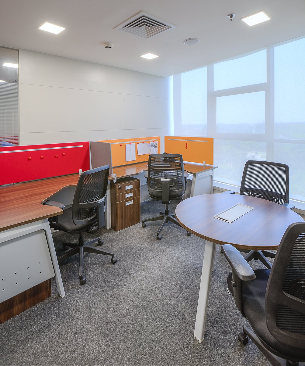 TEAMIDEAZ's tweet photo. CEO's office is the nerve centre which drives the organisation. It needs to be efficient, elegant &amp; entertain important meetings.

Featured image - CEO's office @CSMTechnologies

Office Furniture- @featherlitein

Photo Credit-  @debarpita_m
#OfficeSpace #design #architecture https://t.co/XcYeGHKRcg
