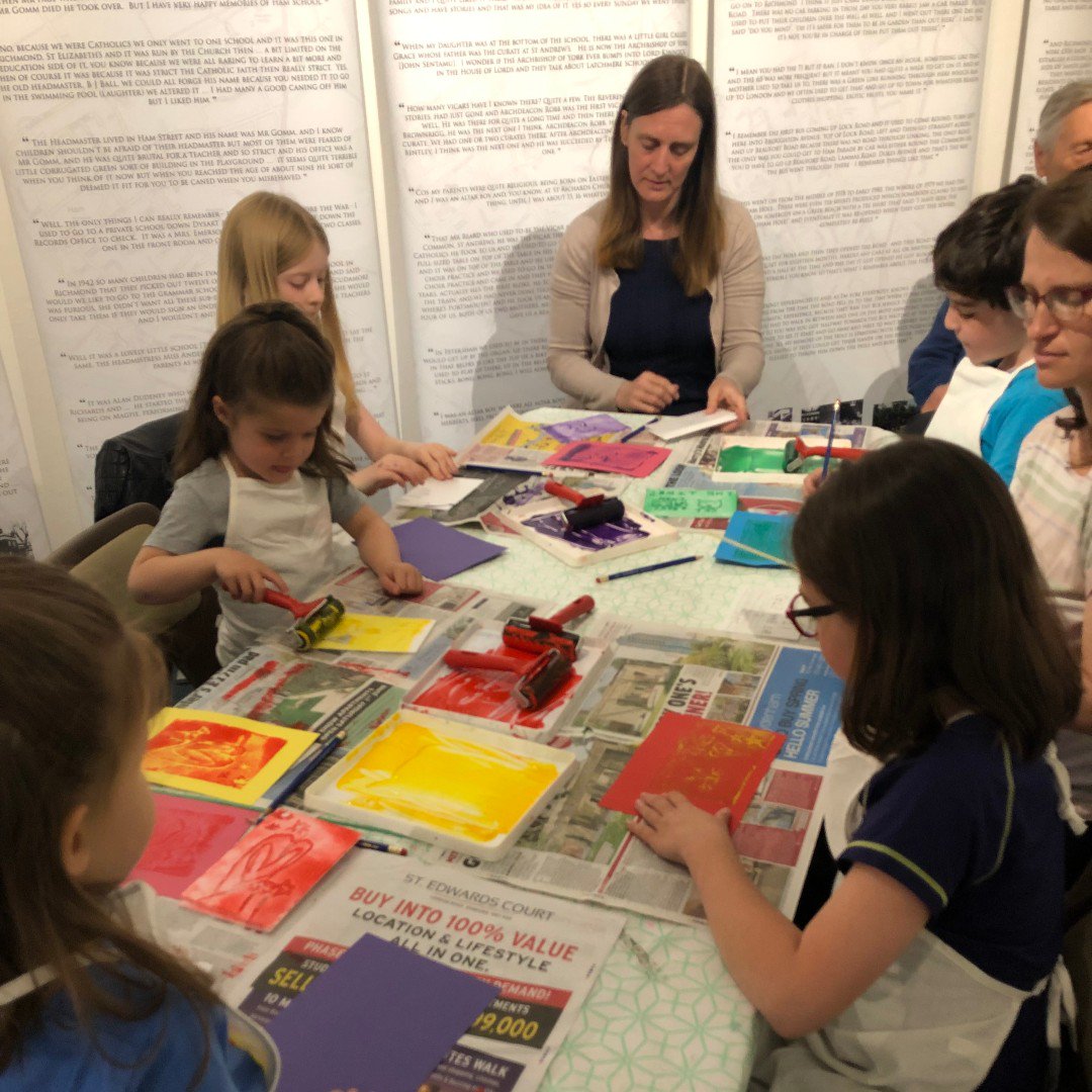 museumrichmond's tweet image. Sorry that we have gone a bit quiet this week - its been a busy half term! Thank you to all the families who came along and learnt about the history of @RTtimes and had a go at printing! It was great to see you all 😊🎨 
#halftermfun #familyworkshop #localhistory #messyfun