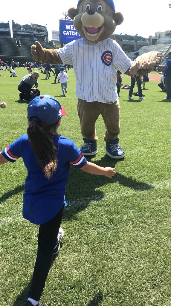DeeDeeBird25's tweet photo. Addison couldn’t contain her excitement! Thanks for another wonderful event @ClarktheCub https://t.co/NaZfNQL0NY