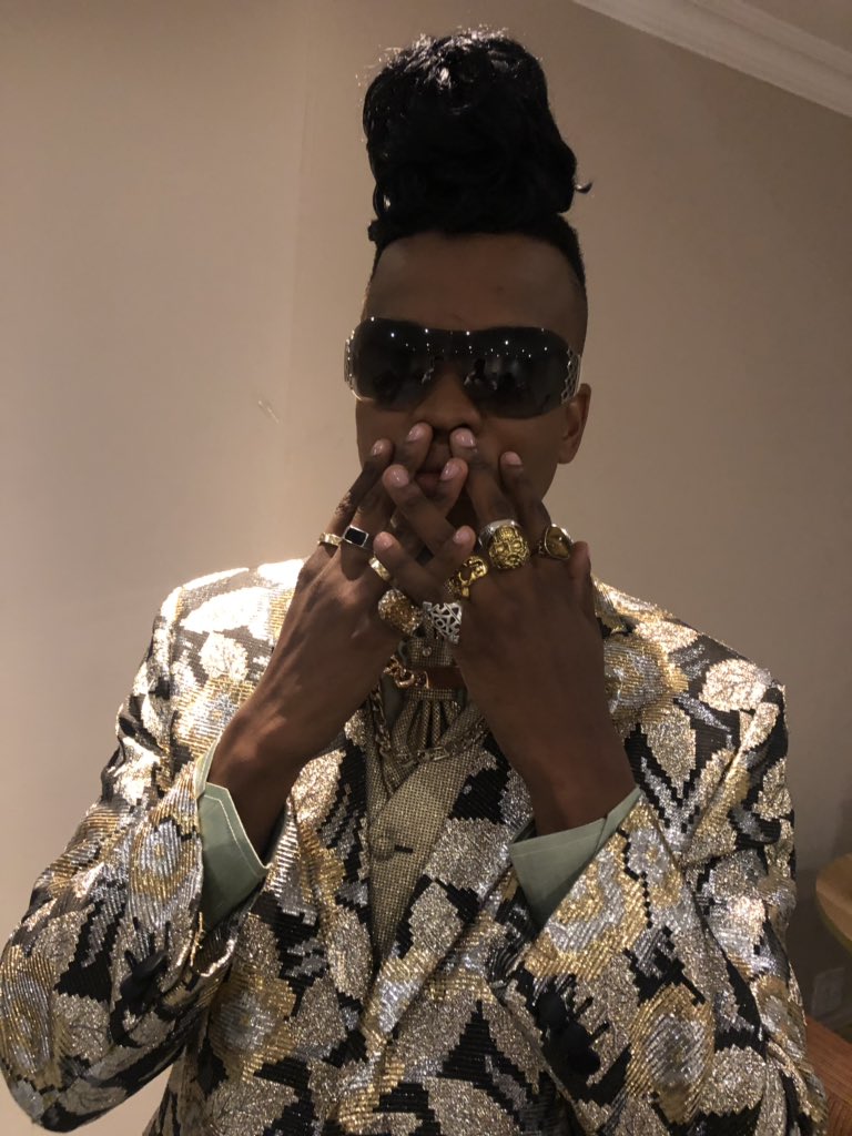 MphoPopps's tweet image. Self proclaimed son of Papa Penny #sama25 #Ahee #hahaha #goldbone
Styled by: @kwena_Baloyi 
Hair by: @mosdefhair