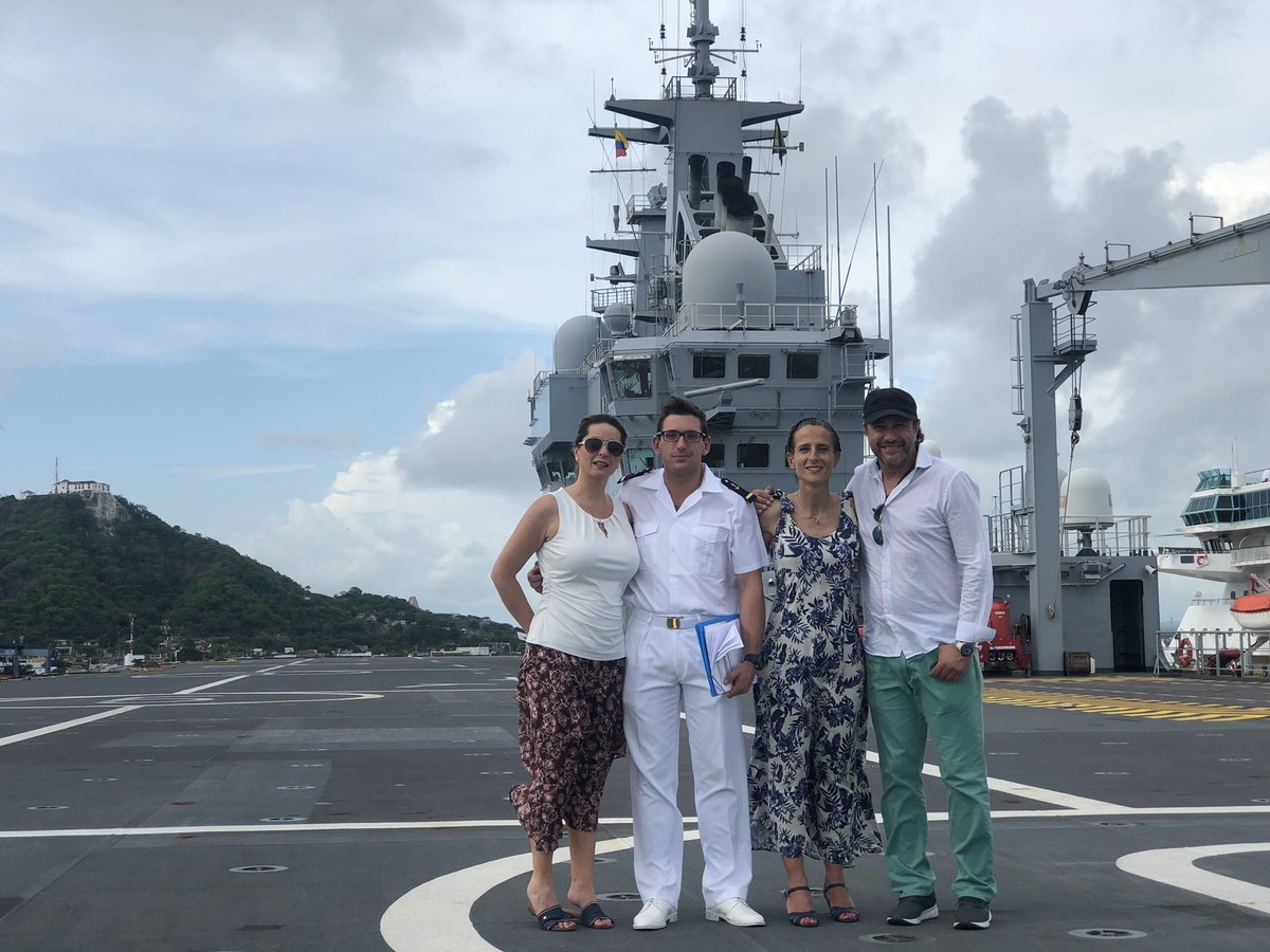 Un saludo desde el fondo del corazón de parte del equipo de producción y los actores para la Embajada Francesa por permitirnos conocer el Tonnerre. Gracias!!! Señor Embajador <a href="/GautierMignot2/">Gautier Mignot</a> #AlmaDeHéroe