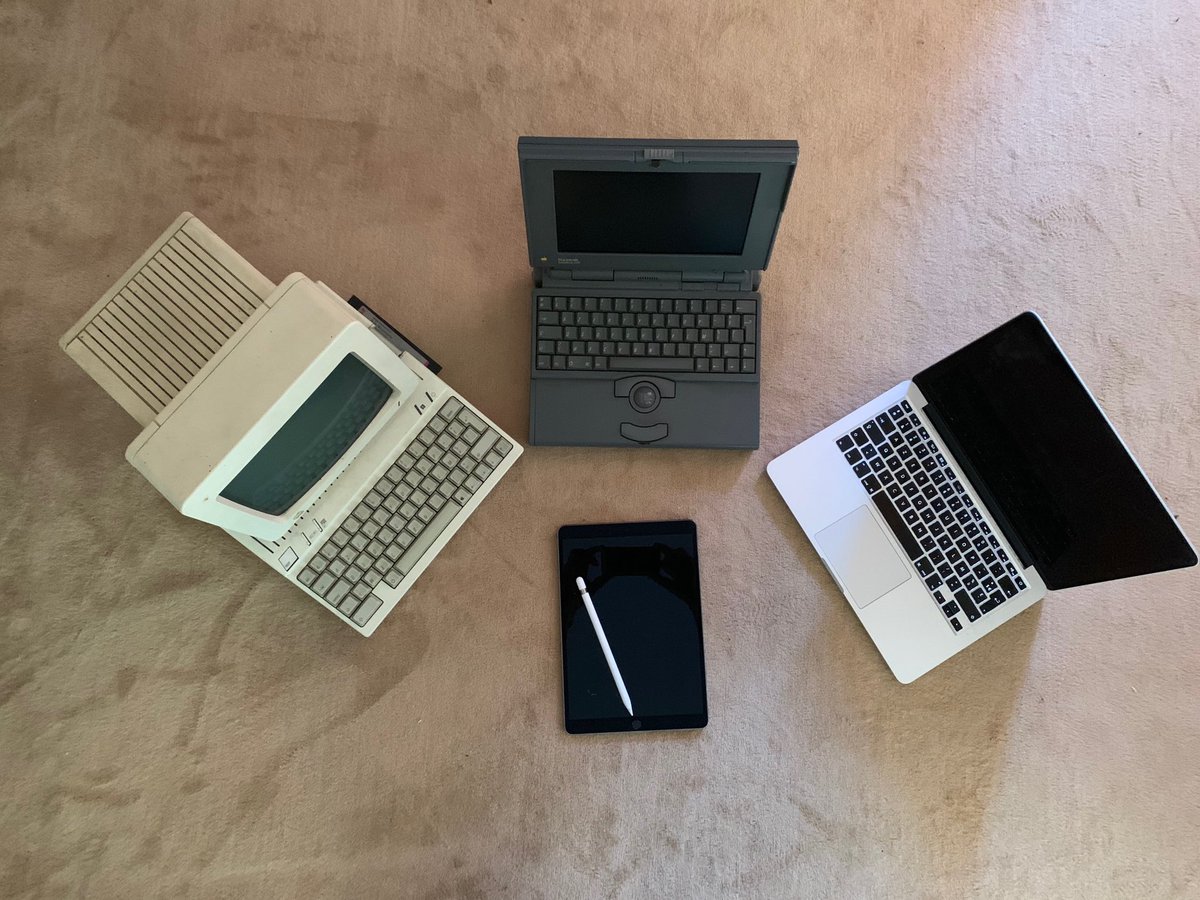 AlexandreGavras's tweet photo. Photo de famille #apple2c #powerbook #MacBookPro #ipadpro https://t.co/bZBUWmFgsL