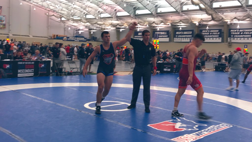CavalierWRSTL's tweet photo. When Louie Hayes was walking off the mat, Jay Aiello said "I can do it faster", Aiello advances to the semi finals with a 10-0 victory in 58 seconds. #Akron2019 #u23nationals #quickfinisher #gohoos https://t.co/vqrAGSVB9S