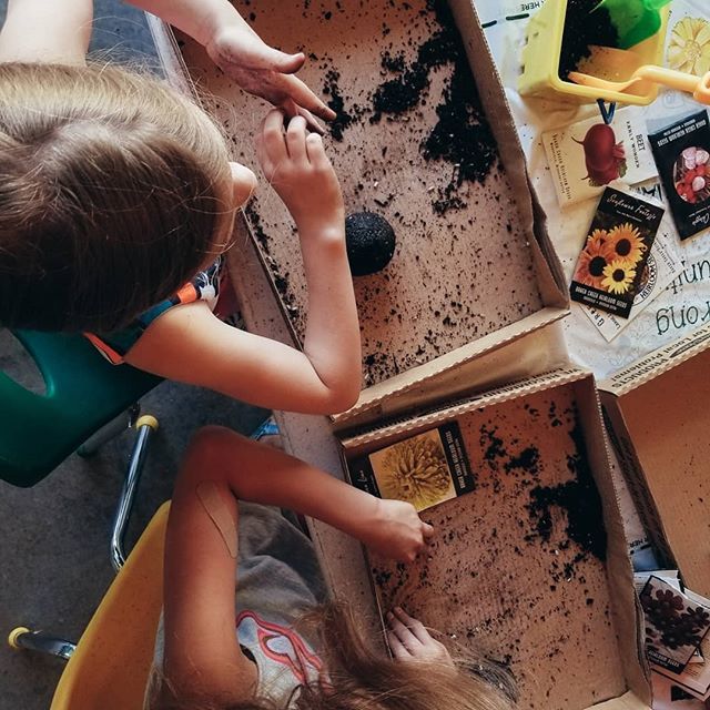Our kids gardening classes start this Wed at 10am in Barkley Square. The kids get to do seed bombings...how fun is that? Seasonal Solutions has put together such an educational and fun themed activity each week followed by @learningtreetoys story time.  … bit.ly/2JSKZ2h