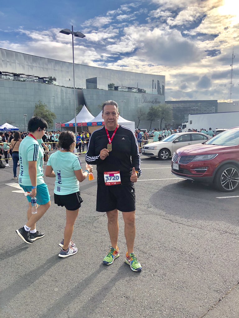 miguel72ortiz's tweet photo. Buen domingo ya se corrio Adidas Split 16 k #AdidasRunnersMexicoCity #YoElegiCorrer #OnRunningMx https://t.co/qobMlaYOBg