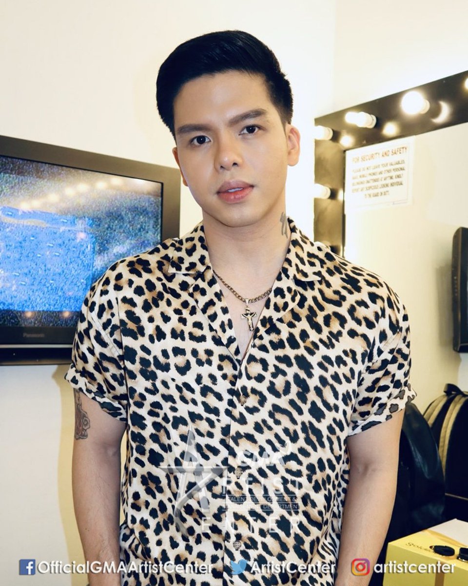 Sparkle_GMA's tweet photo. BTS: Anthony Rosaldo (@anthonyrosaldo) backstage at tonight's #Studio7! #ClassOfStudio7 https://t.co/VzZHBoAspf