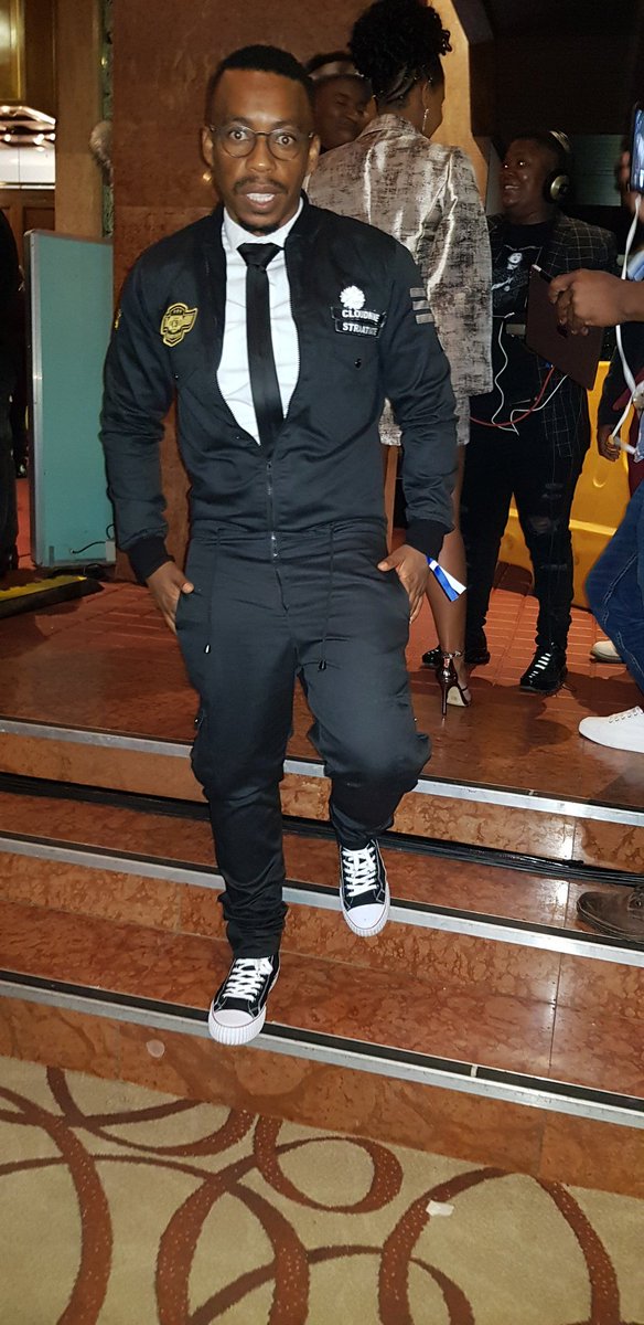 kagisosebudi's tweet image. We spoke about fixing the country. #sama25 - @Twasagirl - @KhuliChana - Re aha naha. #reatsotella