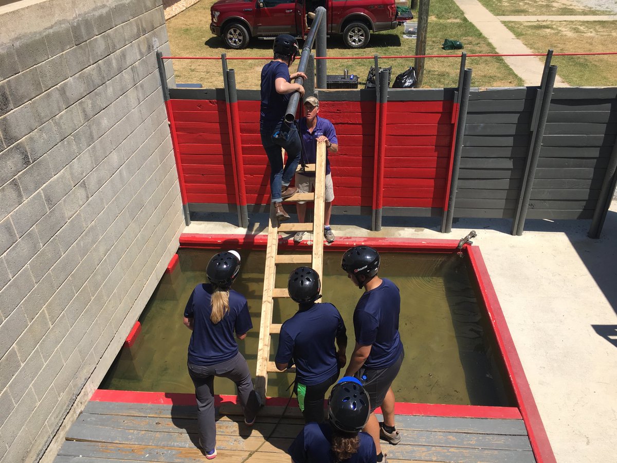 ⁦<a href="/EmoryGoizueta/">Emory Goizueta</a>⁩ with Evening MBA21 class conducting the Fort Benning Leader’s Reaction Course. Putting their team and leadership skills to the test. ⁦<a href="/Wendy_Tsung/">Wendy Tsung</a>⁩ ⁦<a href="/jmike811/">J. Michael Moore</a>⁩