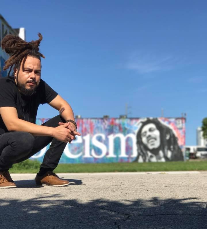 If you believe #Love wins every time, drop a 💚 in the comments #onelove #locosporjuana #bobmarley #wynwood