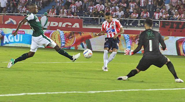 JuniorClubSA's tweet photo. #DatosJunior🇦🇹| ¡Por otra victoria!
El 9 de marzo del 2018, logramos vencer 2-1 al Deportivo Cali en el Metropolitano. Esa noche nuestros delanteros celebraron, Teo Gutiérrez y Luis Carlos Ruíz anotaron para darle los tres puntos a los nuestros.
#VamosJunior🔴⚪🔵 https://t.co/8nnUI37Nit