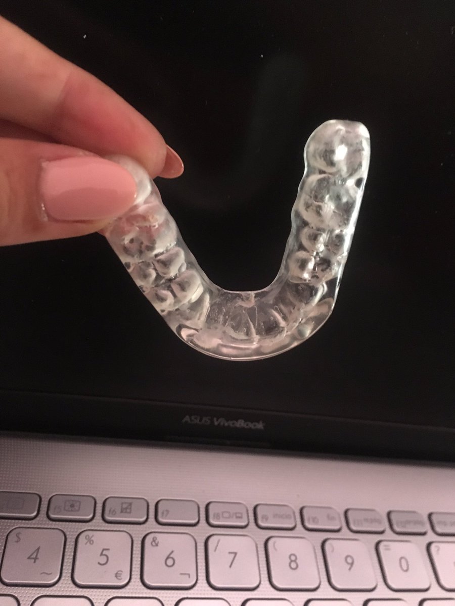 DVonSchwarz's tweet image. Bienvenido al infierno, hijo de puta. Esto va en el EPI. #Férula #Bruxismo #UFC #WelcomeToTheWell