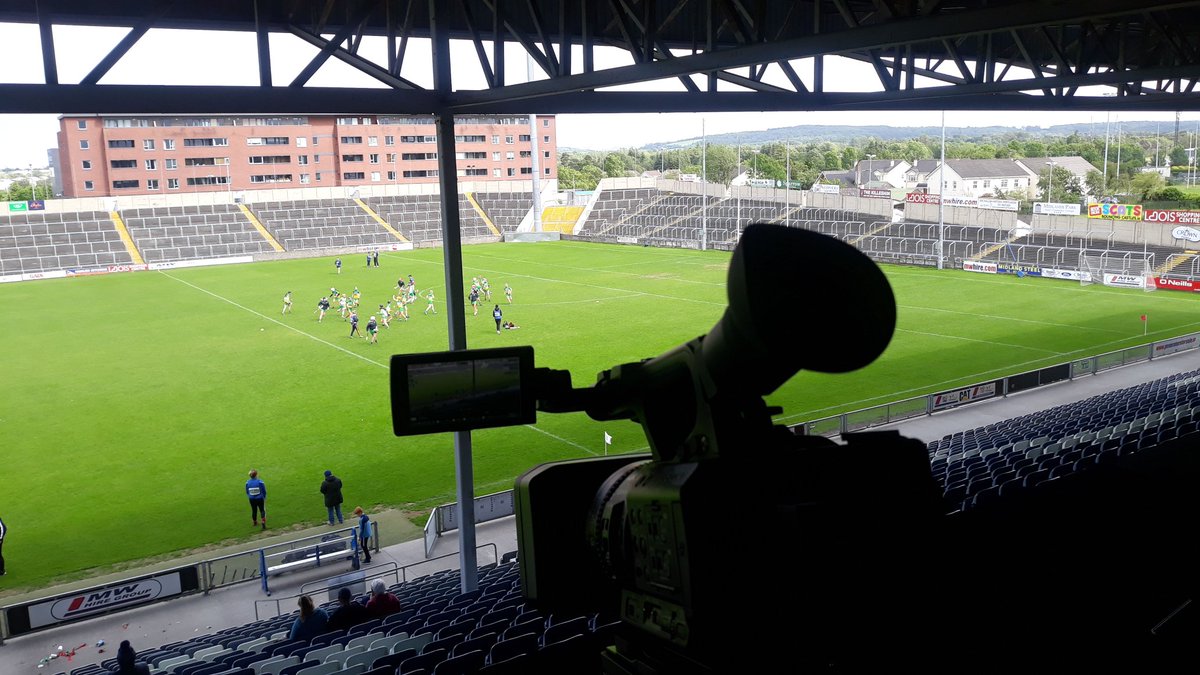 GaaVideo's tweet image. Ladies Senior Leinster final between @OffalyCamogie vs @KilkennyCamogie. Pitch in pristine condition

@LiveGAAResults

 #camogie #leinsterfinal #offaly #kilkenny #analysis #videography #gaavideo