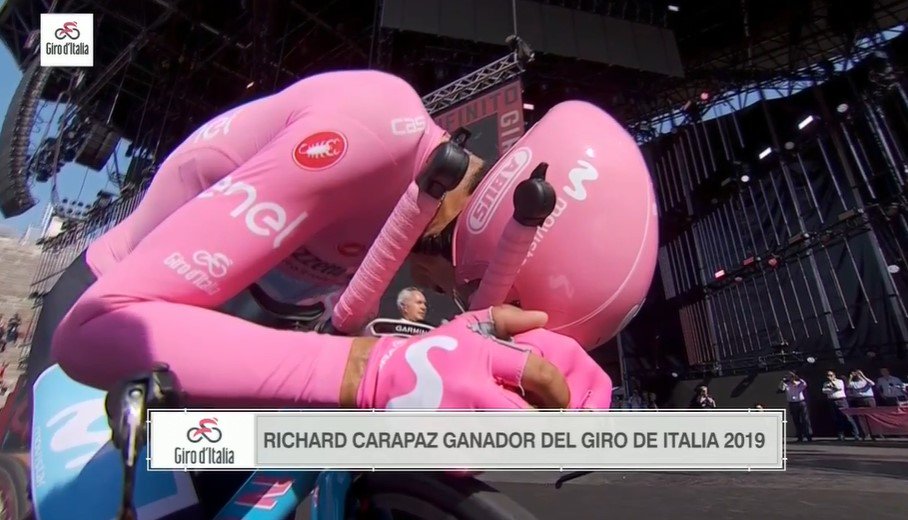 ESPNCiclismo's tweet photo. #GIROxESPN LO HIZOOOO, RICHARD CARAPAZ LO HIZOOOO. CAMPEÓN DEL GIRO DE ITALIA. Y ESAS LÁGRIMAS LO DICEN TODO. TODA UNA VIDA PARA LLEGAR A ESTE MOMENTO DE GLORIA. ECUADOR Y LATINOAMÉRICA ESTÁN DE FIESTA. @RichardCarapazM https://t.co/AT8kk5rW2R