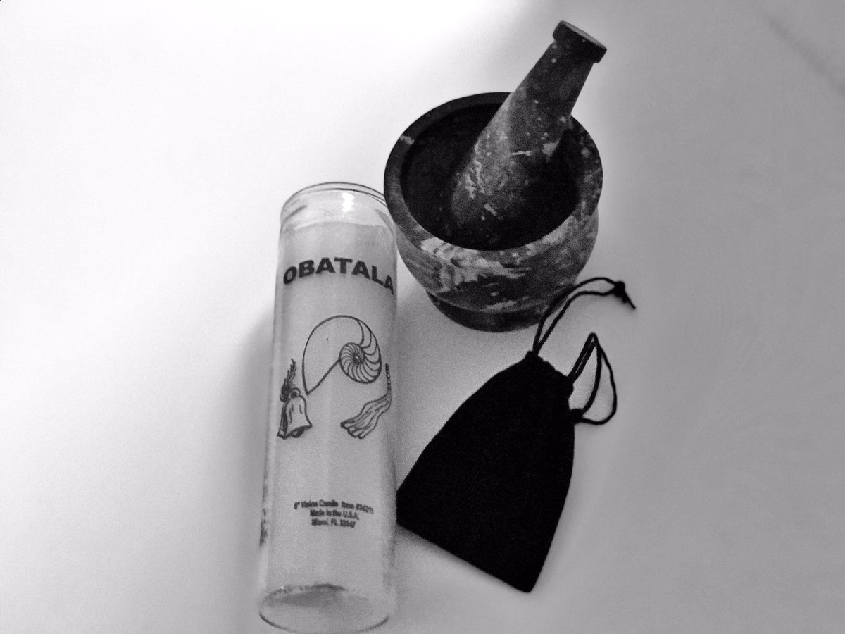 LadyShamanka's tweet image. Connect with your guides. 

Get some candles. Write those intentions.

Your Majik won’t work, unless you do the work. 

#ObatalaDay #RootWorker #AyaBaniti ✨💚