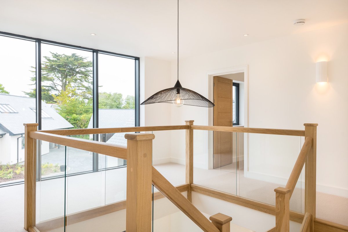 ✨JUST COMPLETED AND READY TO MOVE IN!✨
2 Tewedh Place, Rock | North Cornwall
>> johnbraysales.co.uk/property-for-s…
A high spec contemporary detached house situated just a short walk from the beach and the Camel Estuary. 4 bed, 4 bath.
#johnbray #property #forsale #Cornwall