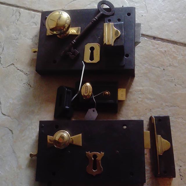 SilburySalvage's tweet photo. Today I am packing up 3 #nightlatch! As always fully #reclaimed #restored #salvaged by #silburyantiques #interiordesign #antique and #vintage https://t.co/nUW5UCnlhT https://t.co/7QKciB7TmT