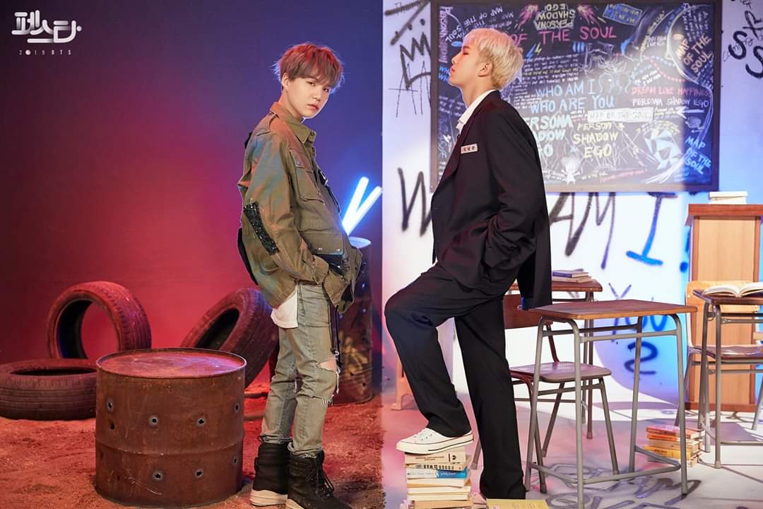 JKHopeToLove's tweet photo. 🐨'เก๋าอ่อเตี้ย'
🐈'เตี้ยพ่องมึงอะ'
🐨'ตัวแค่เนี้ยทำซ่า'
🐈'ตัวแค่นี่ก็ต่อยมึงปากแตกได้แล้วกัน'
🐨'ปากดี เดี๋ยวจูบให้ปากช้ำเลย'
🐈'จูบตีนกูนี่'
#นัมกิ #Numgi #แมวดุนะพี่หมีไหวหรอ https://t.co/Mi8XBIiuju