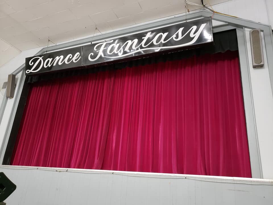 Strasdance's tweet photo. What a great show last night dancers!!! 👏🏻 Can’t wait for tonight’s show!!! And thank you to everyone who came out and watched! 💃🏻🕺🏼 #ADA https://t.co/0jQV7JOJ1F