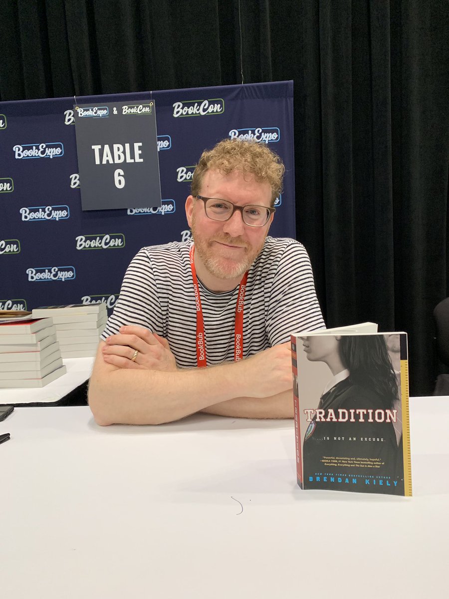 simonschuster's tweet photo. Did you hear?
@KielyBrendan is at #BookCon19 signing copies of his books #AllAmericanBoys and #Tradition!
@simonteen #SimonBookLover https://t.co/VH4mtKxQzE