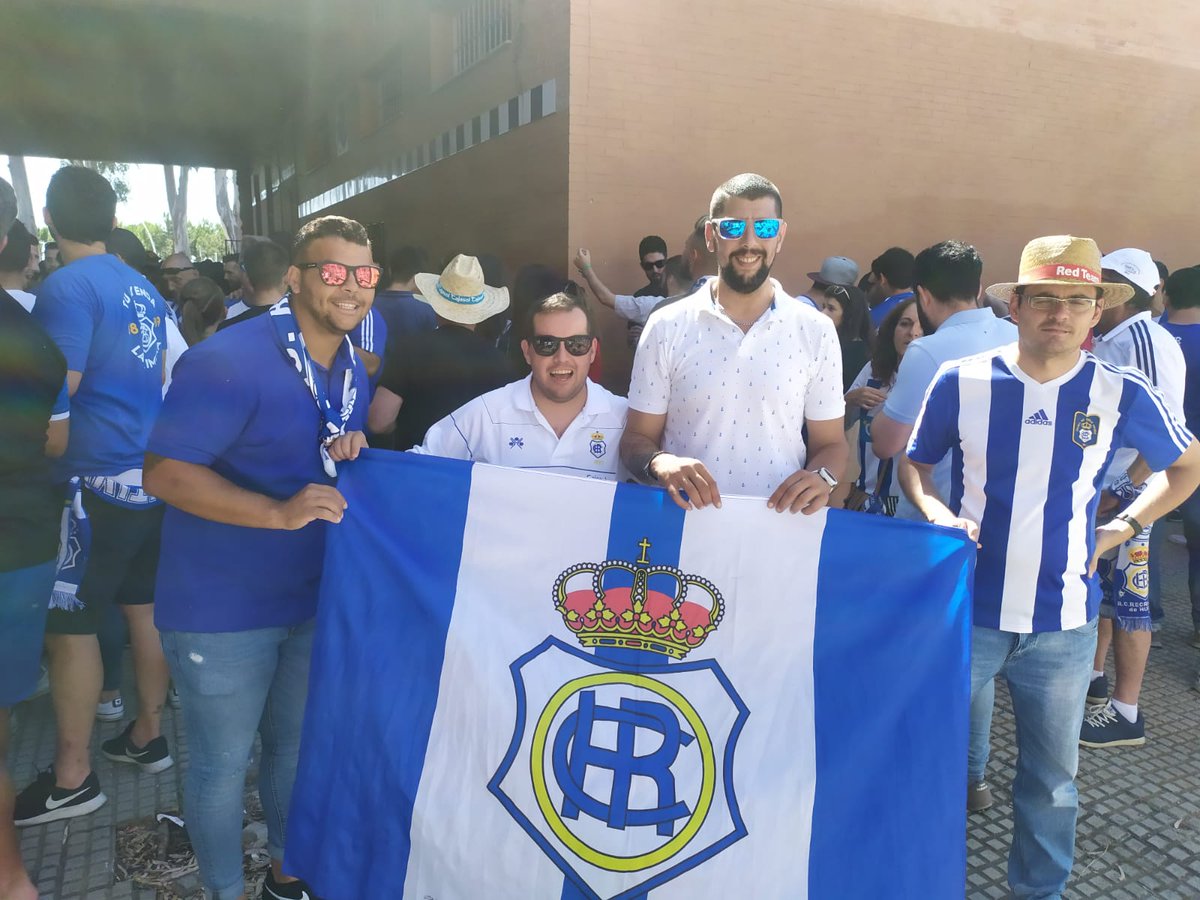 Aroche y su <a href="/ArocheCantera/">ArocheCF_OFICIAL</a>, con <a href="/KikoRodriguez19/">kiko13</a> y <a href="/Peneke_Aroche/">Juan Carlos Peneque</a>, en la operación #RecREMONTADA #Recre