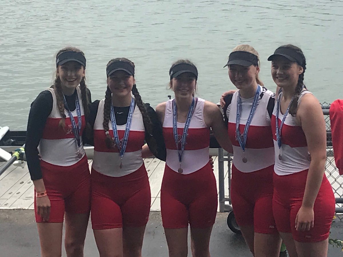 dmchsofficial's tweet photo. Medalists again! Bronze in the Senior Ladies Four with coxswain! These girls are awesome! What a magical season! #DMProud #RowRedsRow @niagaracatholic https://t.co/oLTv4fpN8v