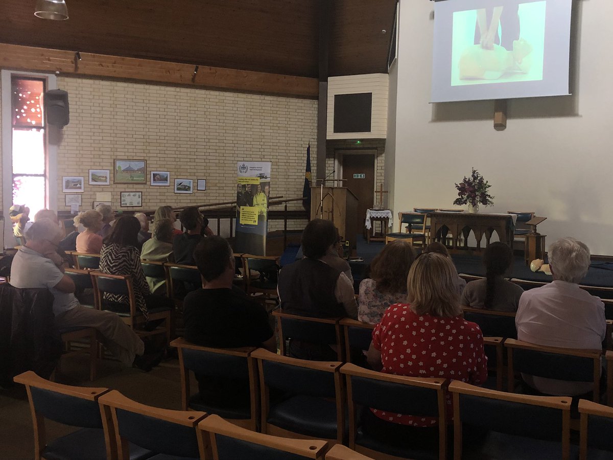RobH_Akumen's tweet image. Wonderful afternoon with #braunton residents with @999Academy_Bwtr teaching #CPR &amp;amp; #defibrillation #learnlifesavingskills #savinglivestogether @swasFT