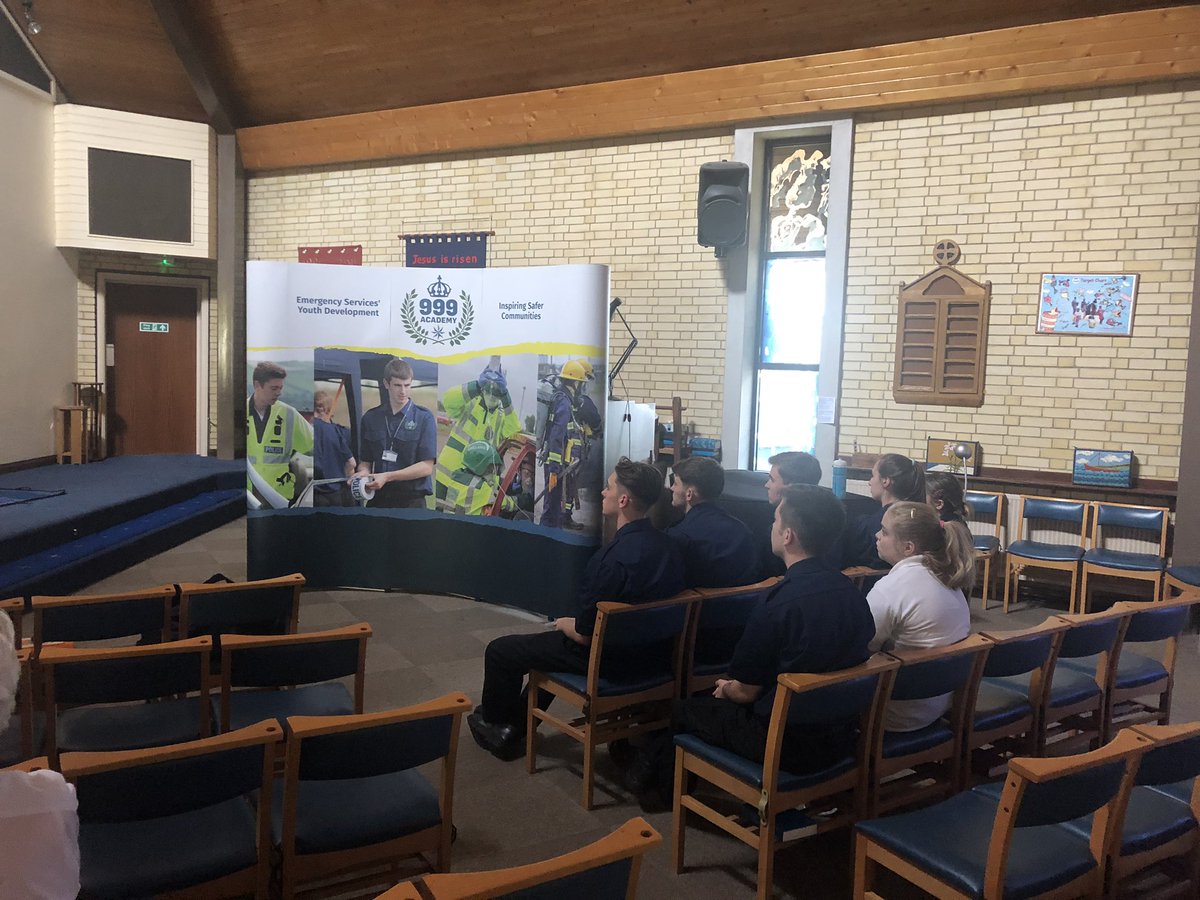 RobH_Akumen's tweet image. Wonderful afternoon with #braunton residents with @999Academy_Bwtr teaching #CPR &amp;amp; #defibrillation #learnlifesavingskills #savinglivestogether @swasFT